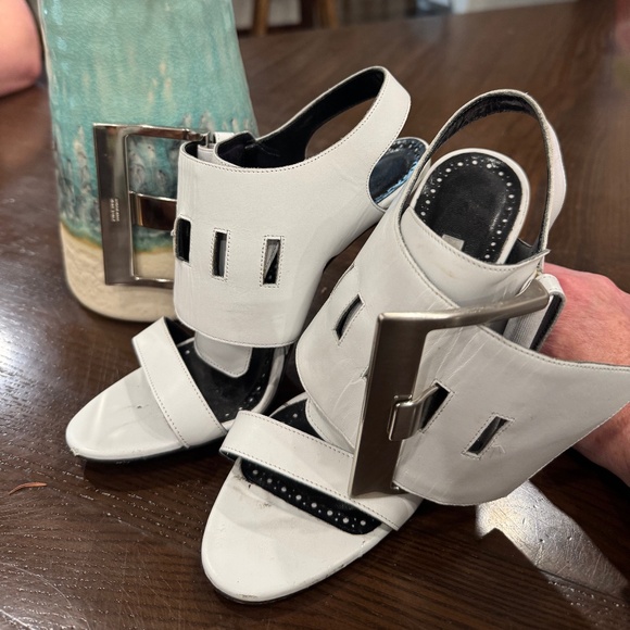 Manolo Blank White Heels - Picture 1 of 5